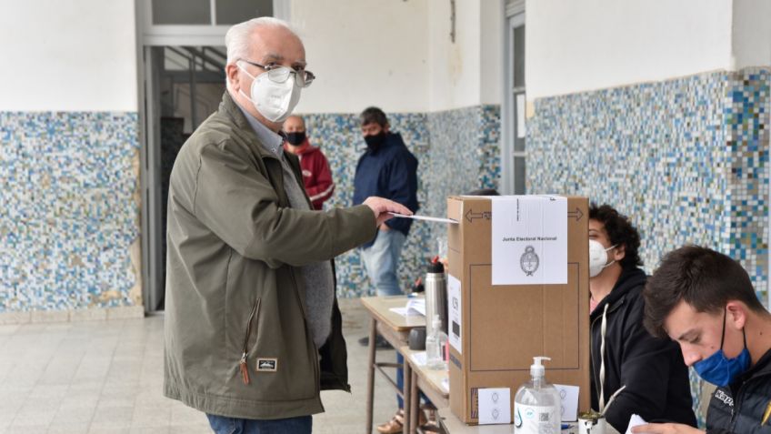 Votó De Martino e invitó a los tandilenses a sufragar