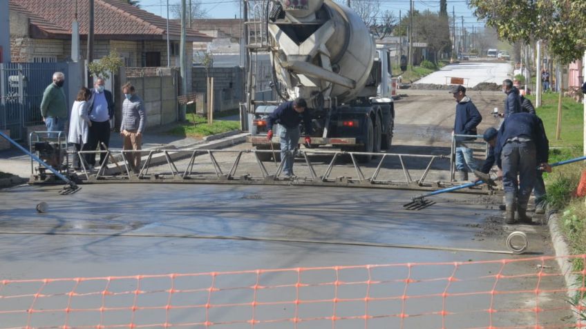 Tras las elecciones, el intendente recorrió obras al norte de la 226