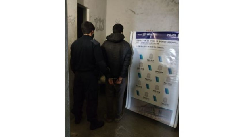 Detienen a dos delincuentes por un robo en un domicilio