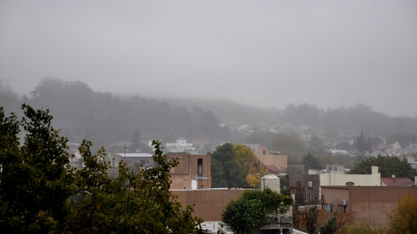 Miércoles con neblina y vientos fuertes
