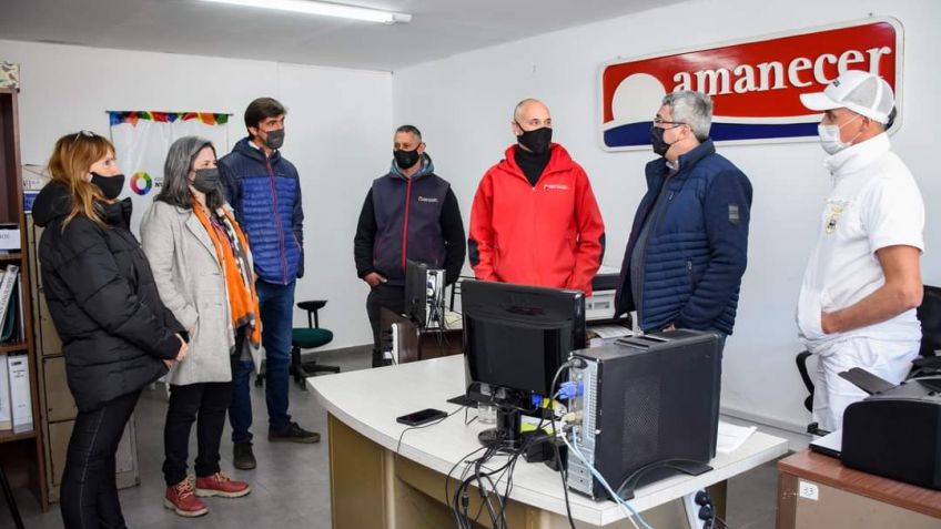 Iparraguirre visitó emprendimientos productivos junto al Ministro de Desarrollo Agrario