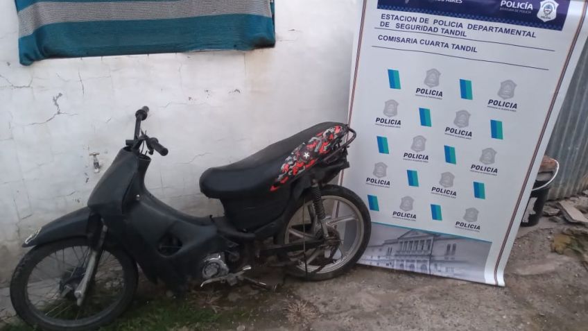 Recuperan una moto y una "pelopincho" tras allanamiento en causa por "Hurto"