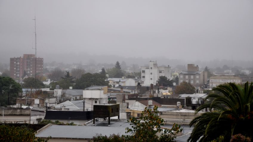 Jueves con niebla y 26º de máxima