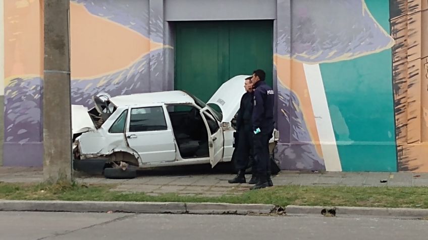 Vehículo colisionó violentamente contra el ex Hogar de Varones