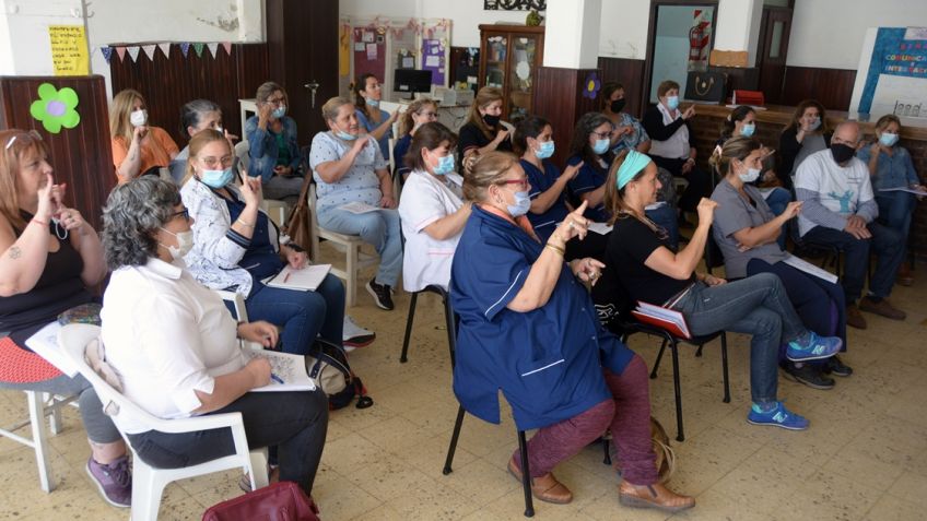 El Municipio inició la primera etapa de la capacitación en Lengua de Señas a agentes comunales