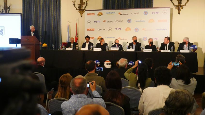 Se realizaron los homenajes a Juan Manuel Fangio y se trasladaron sus restos al Museo