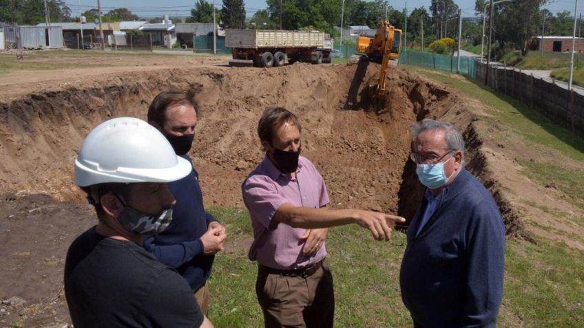 Lunghi supervisó las obras de construcción de la cisterna