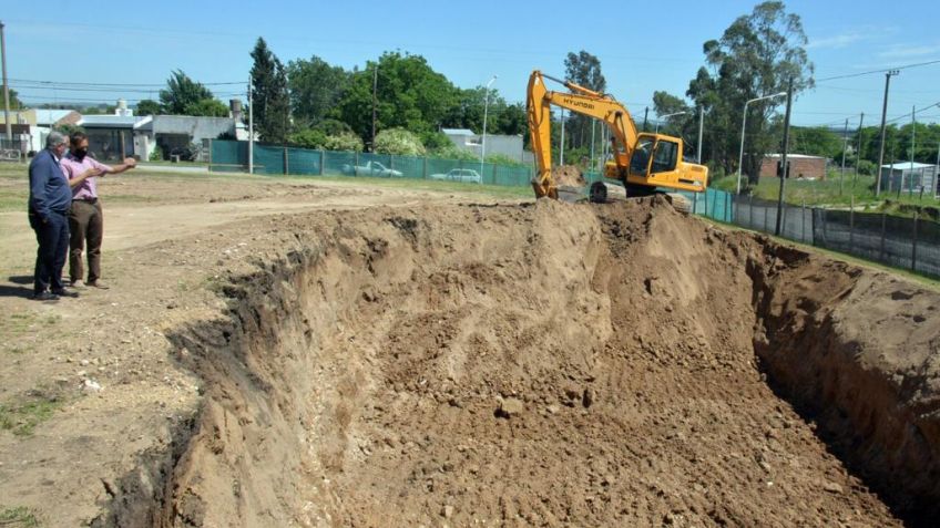 Lunghi supervisó las obras de construcción de la cisterna