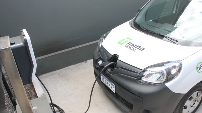 La Usina realizó la Asamblea y presentó a sus accionistas el auto eléctrico