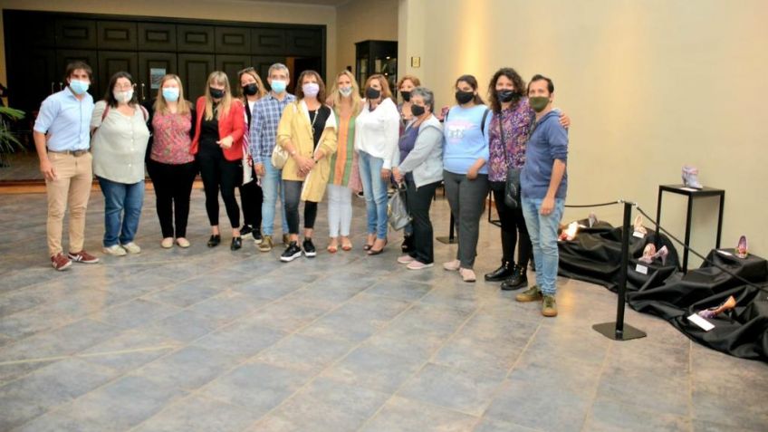 Inauguraron en el Teatro del Fuerte la muestra artística "No estamos solas"