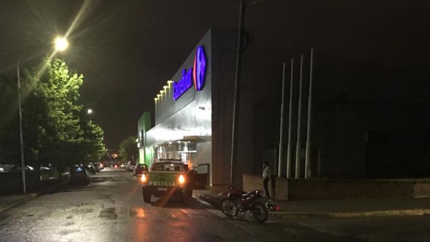 Motociclista se quebró tres costillas en choque con un auto