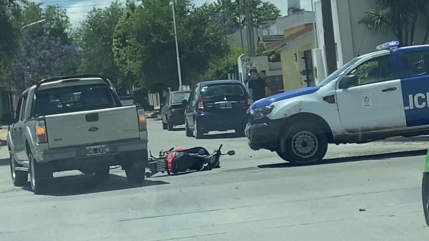 Camioneta y moto chocaron en Moreno y Pellegrini
