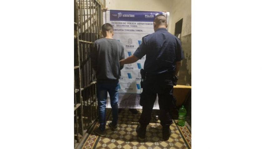 Detienen a un hombre que golpeó a otro y está en grave estado