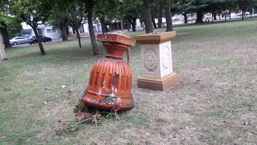 Vandalismo en la Plaza Moreno