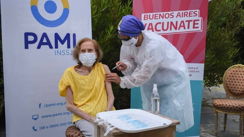 Tercera dosis libre para mayores de 70 años