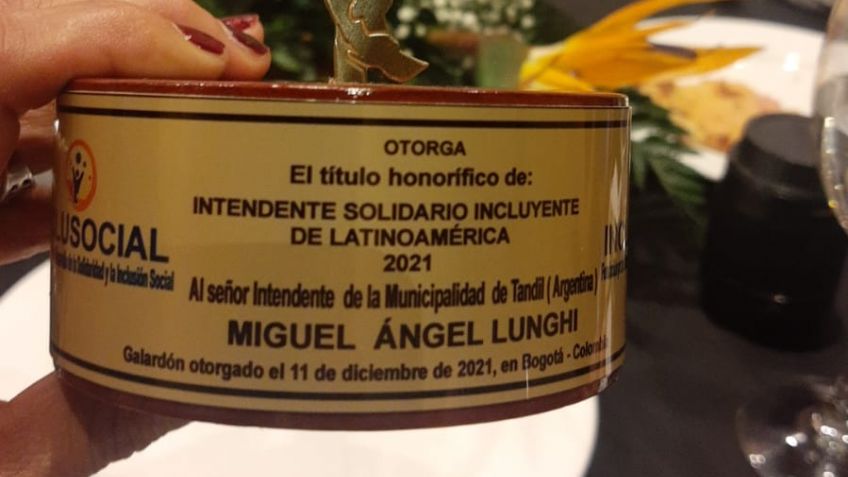 Lunghi recibió el premio "Gobernador Solidario e Incluyente de Latinoamérica"