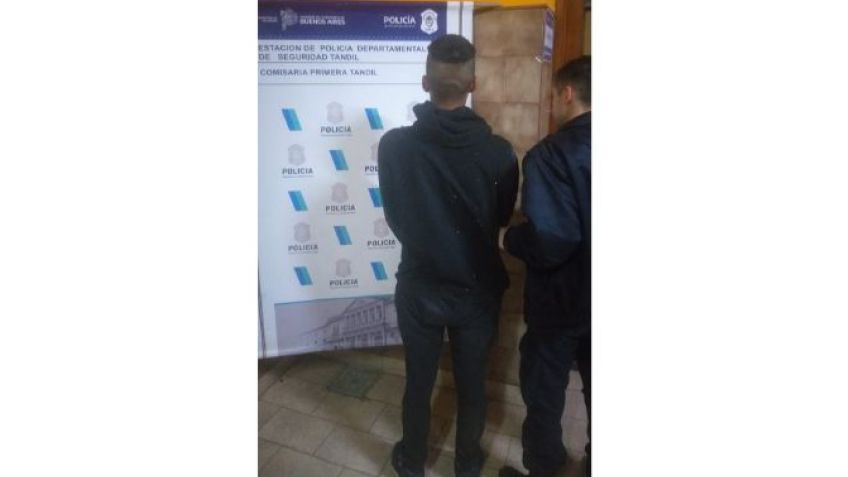 A metros de la Comisaría, capturan a un hombre con pedido de detención