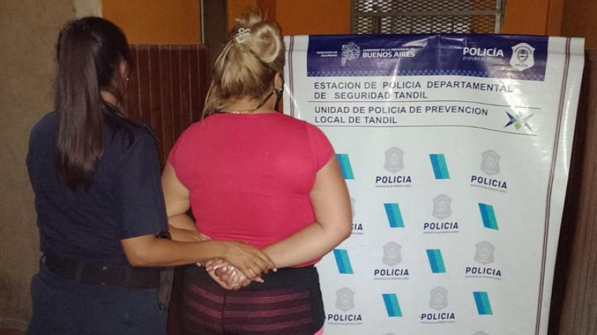 Dos aprehendidos luego de robar un celular en un bar