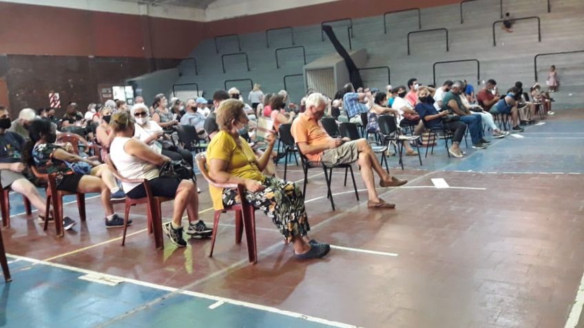 Los centros de testeo, "explotados" ante el avance de Delta 