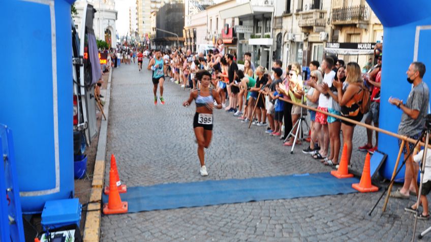 Ance y Martínez se quedaron con la Pequeña San Silvestre
