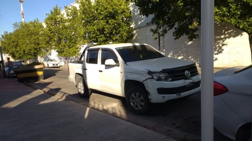 Camioneta chocó un container y alertó a los vecinos