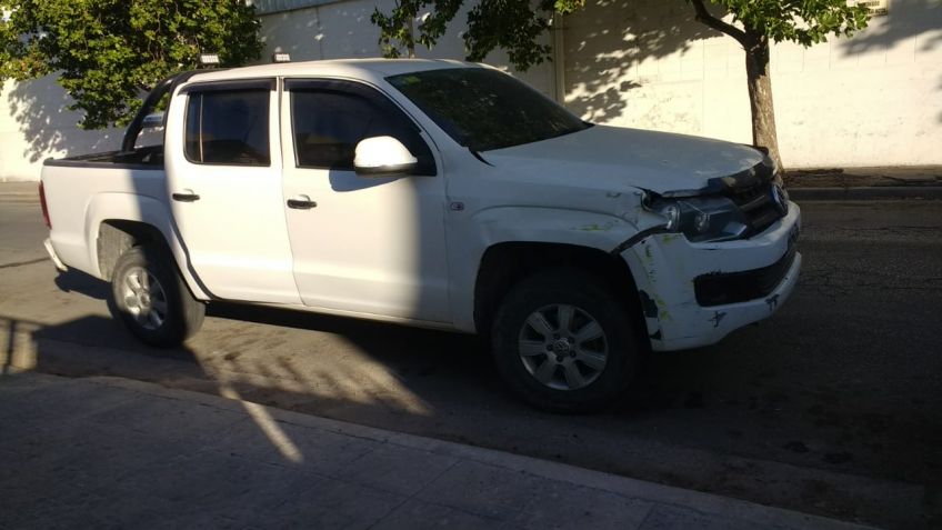 Camioneta chocó un container y alertó a los vecinos