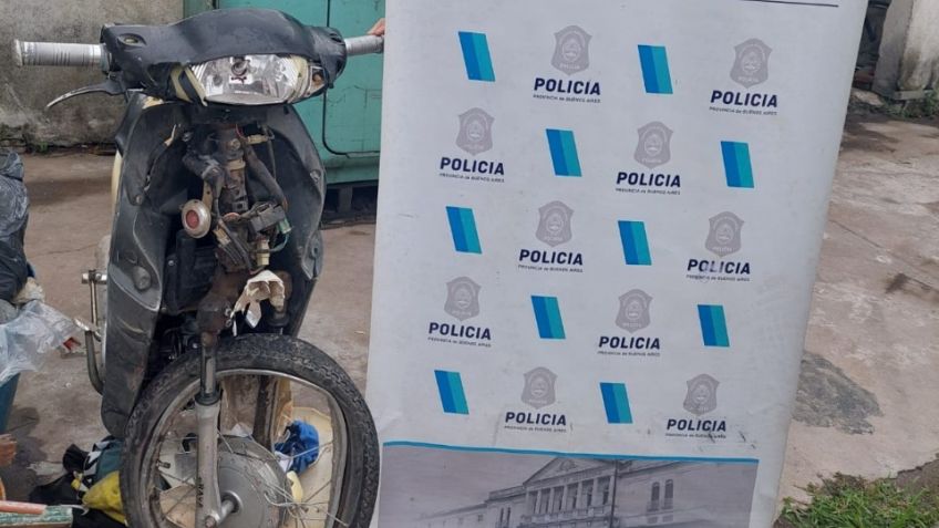 Un menor fue internado en terapia intensiva tras choque de auto y moto