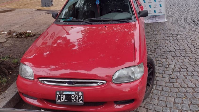 Un menor fue internado en terapia intensiva tras choque de auto y moto