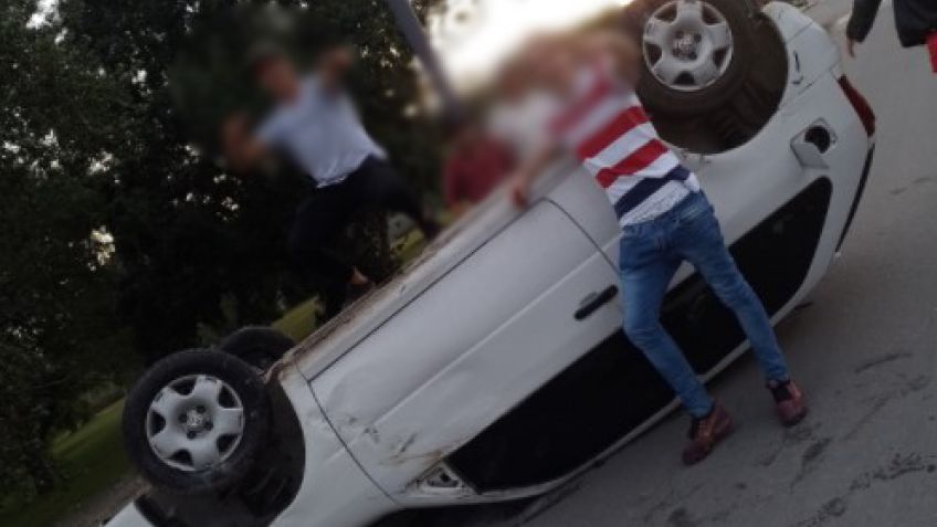 Vuelco "y foto" en la zona del Lago del Fuerte