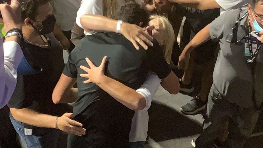 El Abrazo de Delpo con su mamá: Foto: Sebastián Poletto