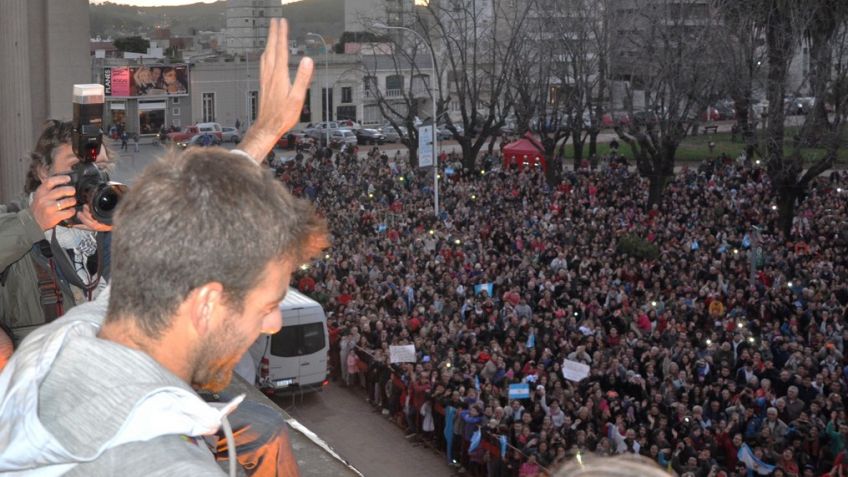 Lunghi a Del Potro: "Cuando vos lo decidas, quisiéramos despedir tu carrera en el balcón"