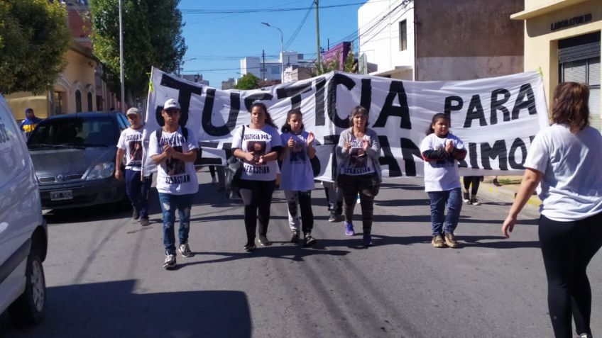 La 1º de octubre y familiares de Sebastián Simón volvieron a marchar a Fiscalía
