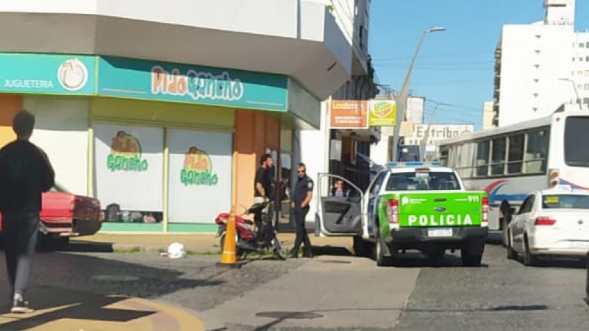 Una mujer con heridas leves tras choque en pleno centro