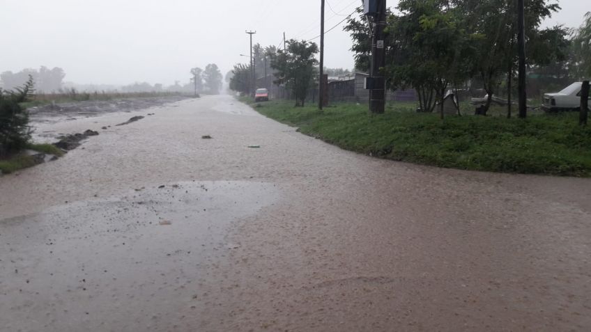 Varias calles anegadas tras la lluvia del sábado