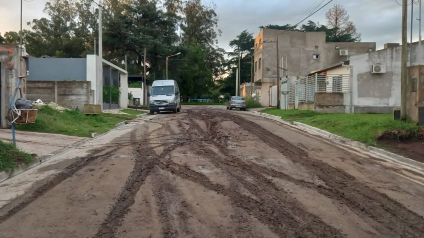 Cansados de esperar a Vialidad, vecinos de Bereterbide alzaron la voz por el estado de sus calles