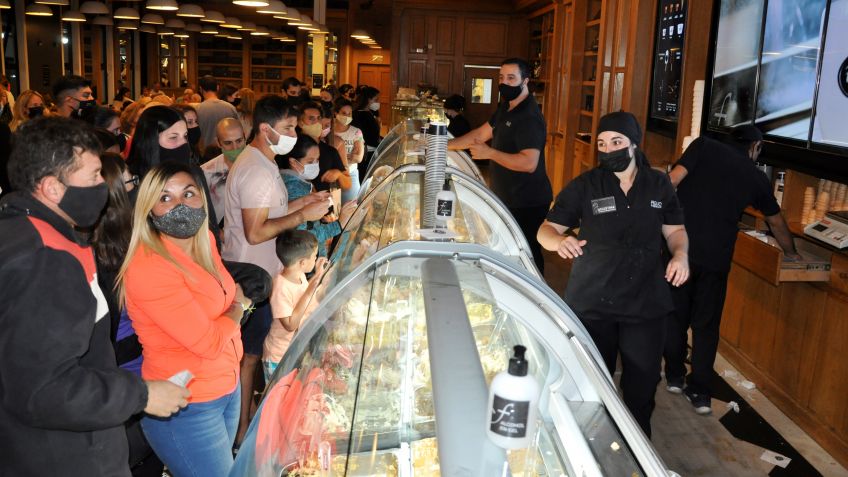 Se realizó la primera edición de "La Noche del Helado"