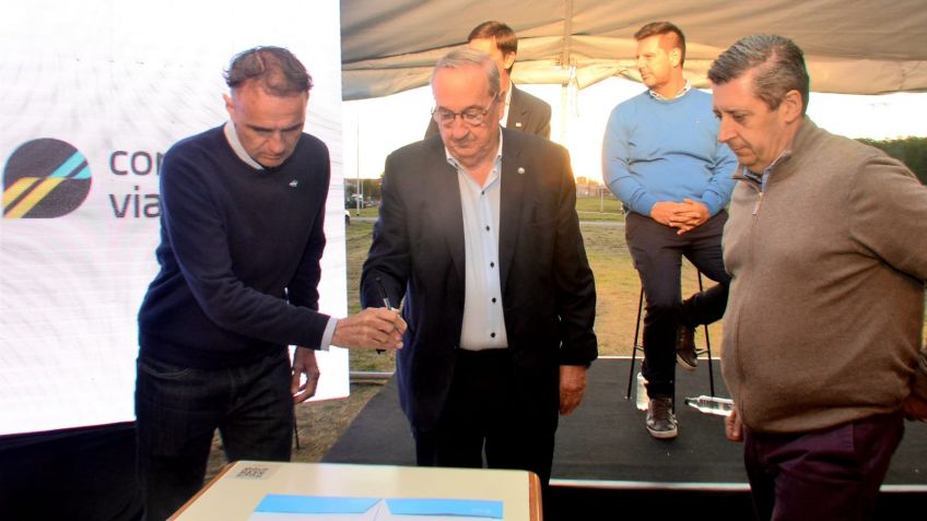 Lunghi y el Ministro Katopodis firmaron convenios para el desarrollo de obras en Tandil