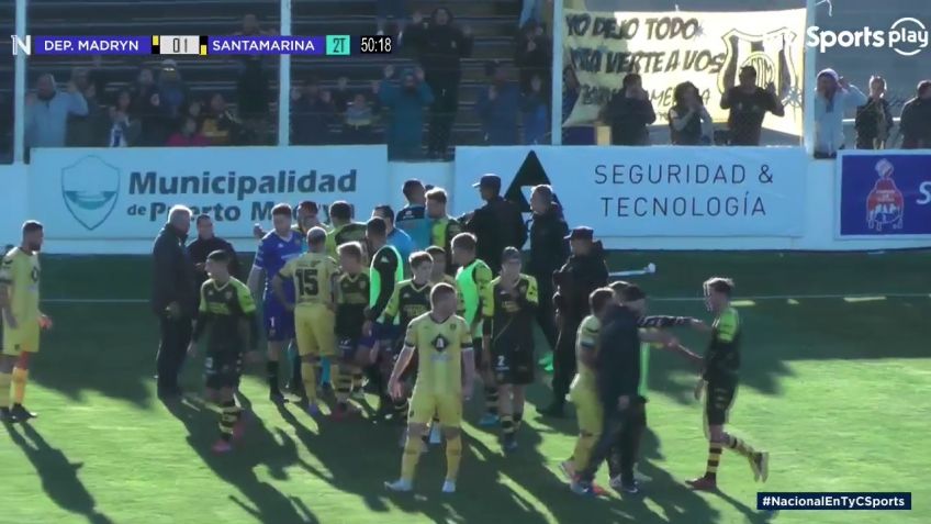El partido terminó con incidentes (Foto: Captura TyC Sports Play)