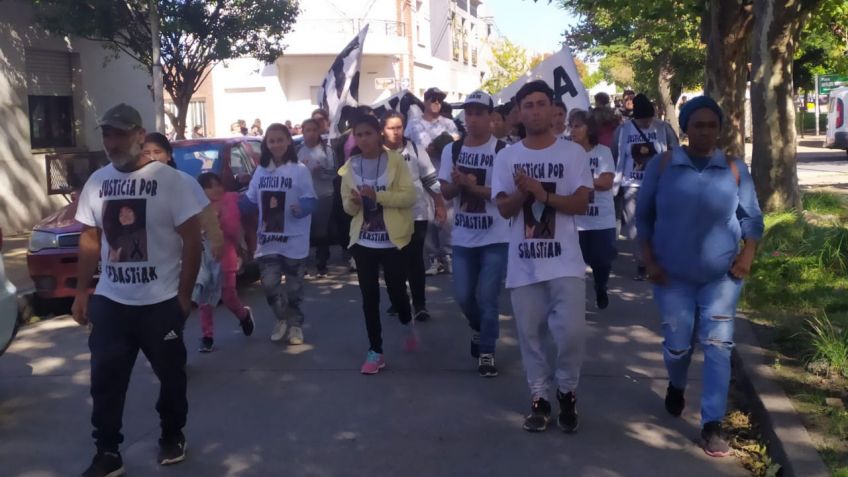 Familiares de Sebastián Simón volvieron a marchar a cuatro meses de la muerte del joven