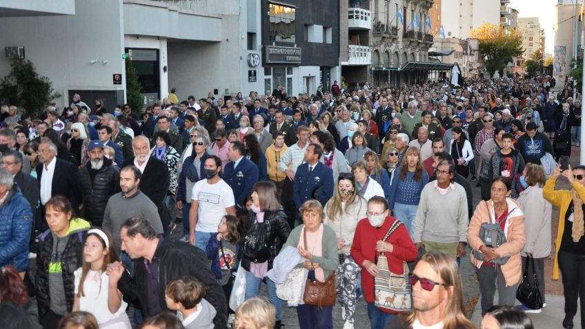 Una multitud participó de la Procesión el Viernes Santo