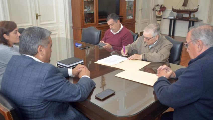 Firman convenio para trabajar de manera conjunta con la Educación y Seguridad Vial