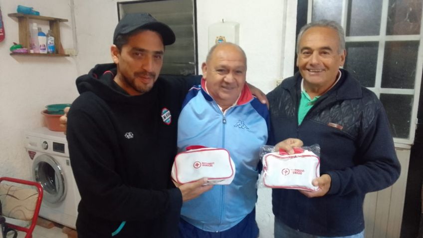 La Peña Cementista hizo una importante donación al Club Loma Negra
