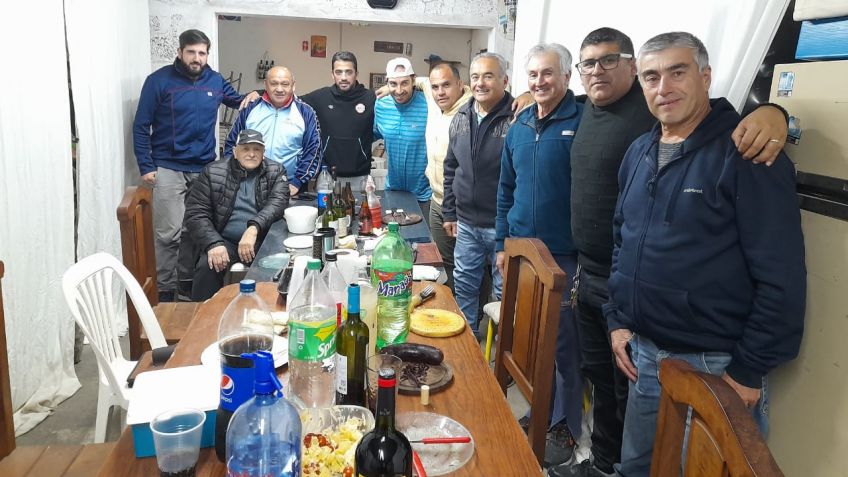 La Peña Cementista hizo una importante donación al Club Loma Negra