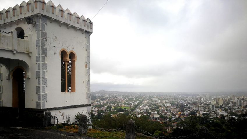 Sábado con cielo nublado, vientos fuertes y mínima de 2º