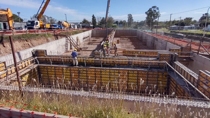 Continúa la obra de construcción de la cisterna de agua en La Movediza