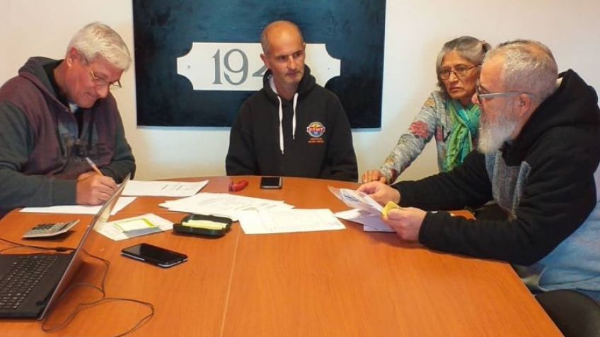 Los municipales reinician la construcción del barrio de 100 viviendas