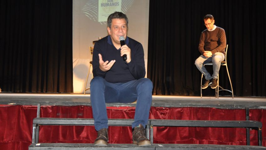 Facundo Manes presentó su nuevo libro en Tandil a sala llena