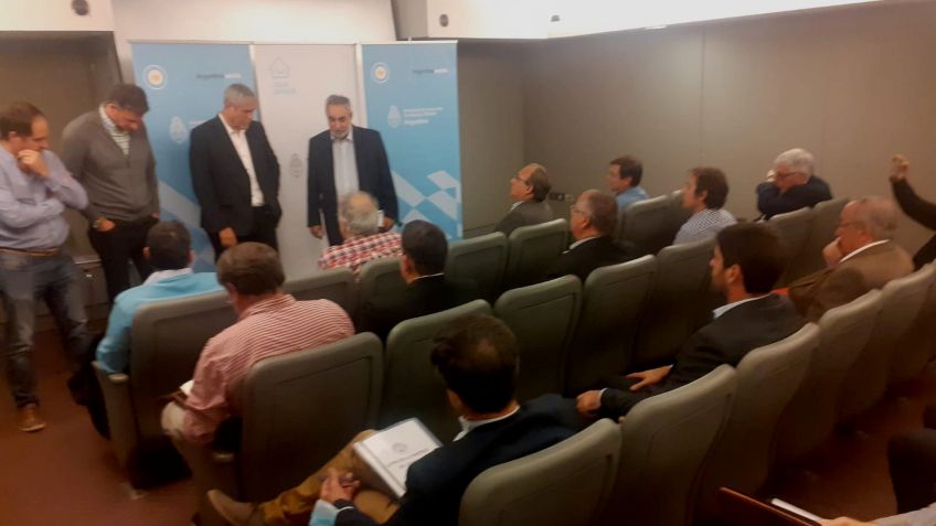 Lunghi e intendentes radicales mantuvieron un encuentro con el Ministro de Desarrollo Territorial y Hábitat de la Nación