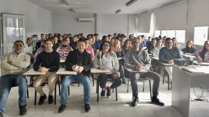 El Instituto AMEMT y el I.S.F.T N°75 realizaron una jornada por el "Día Internacional de la Enfermería