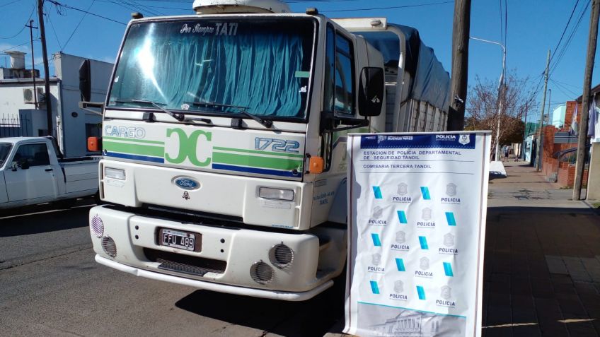 Murió un motociclista tras chocar contra un camión